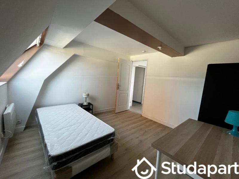 Chambre - 13 m² - 1 pièce