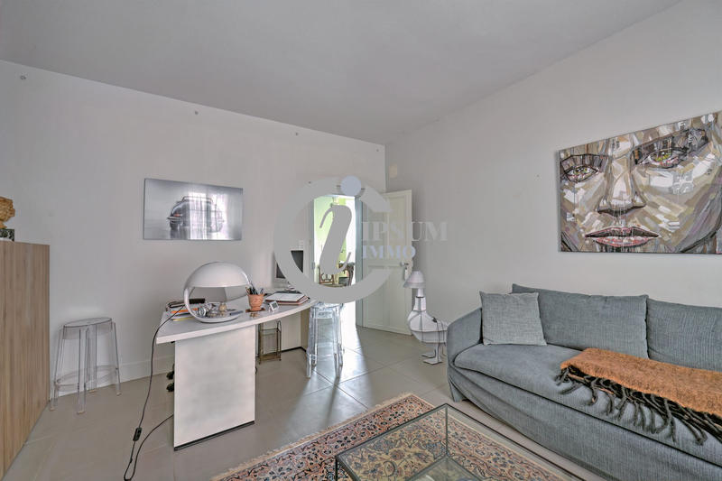 Maison - 303 m² - 6 pièces