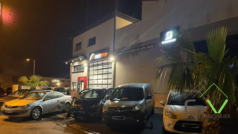 Local d'activités - 1 233 m²