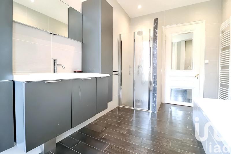 Appartement - 192 m² - 7 pièces