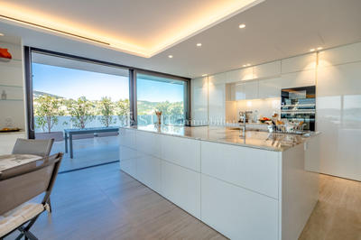 Villa - 297 m² - 8 pièces