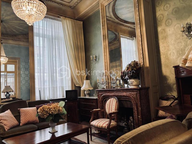 Maison bourgeoise - 252 m² - 10 pièces