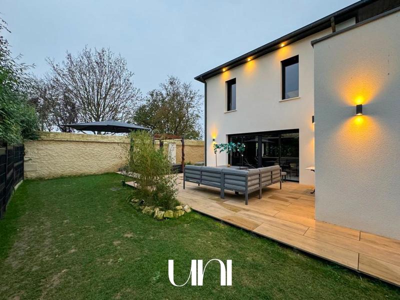 Maison - 162 m² - 5 pièces