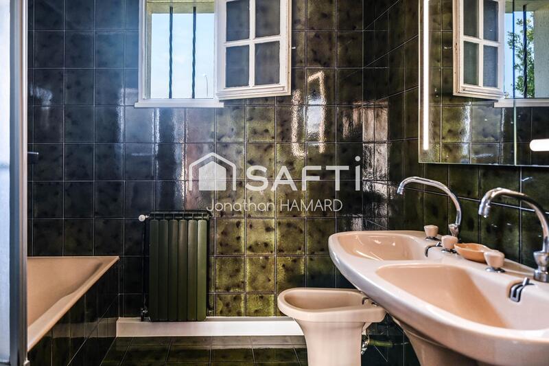 Maison - 137 m² - 6 pièces