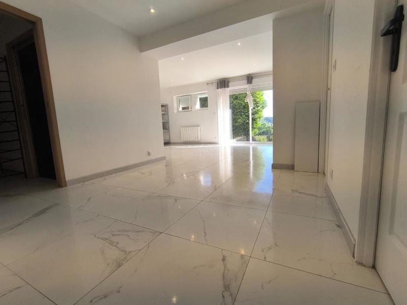 Maison - 197 m² - 9 pièces