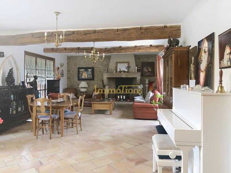 Maison - 354 m² - 12 pièces