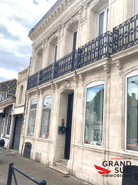 Maison - 225 m² - 7 pièces