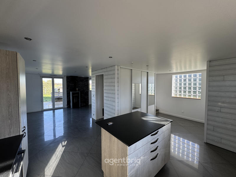 Maison - 90 m² - 4 pièces