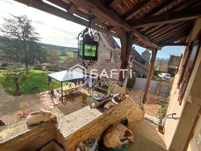 Maison - 200 m² - 7 pièces