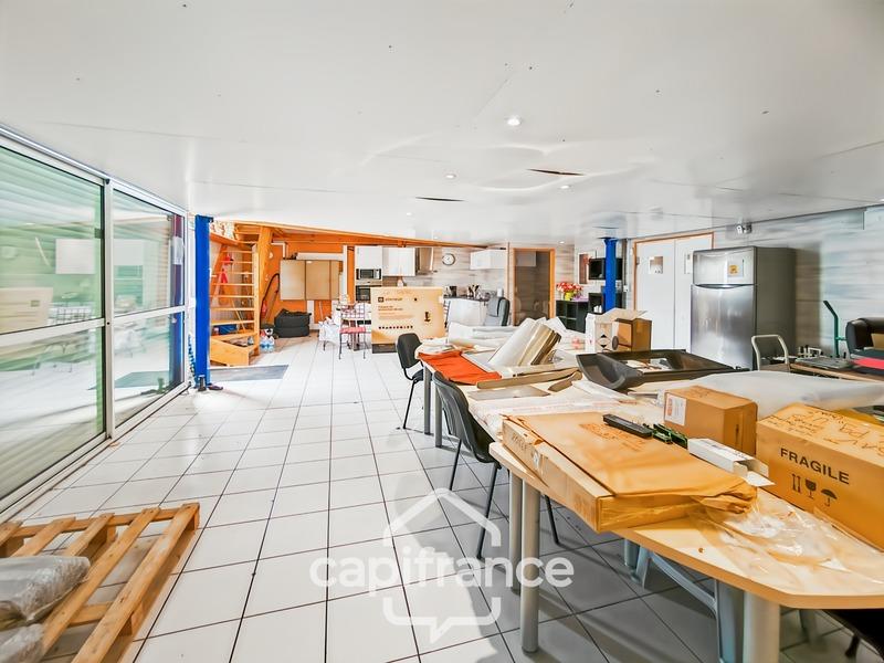 Local commercial - 384 m² - 3 pièces