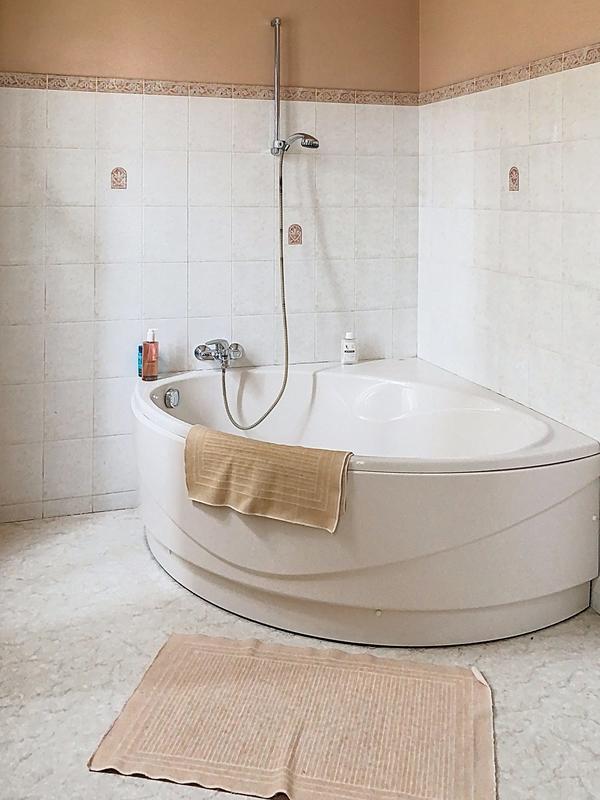 Maison - 300 m² - 12 pièces