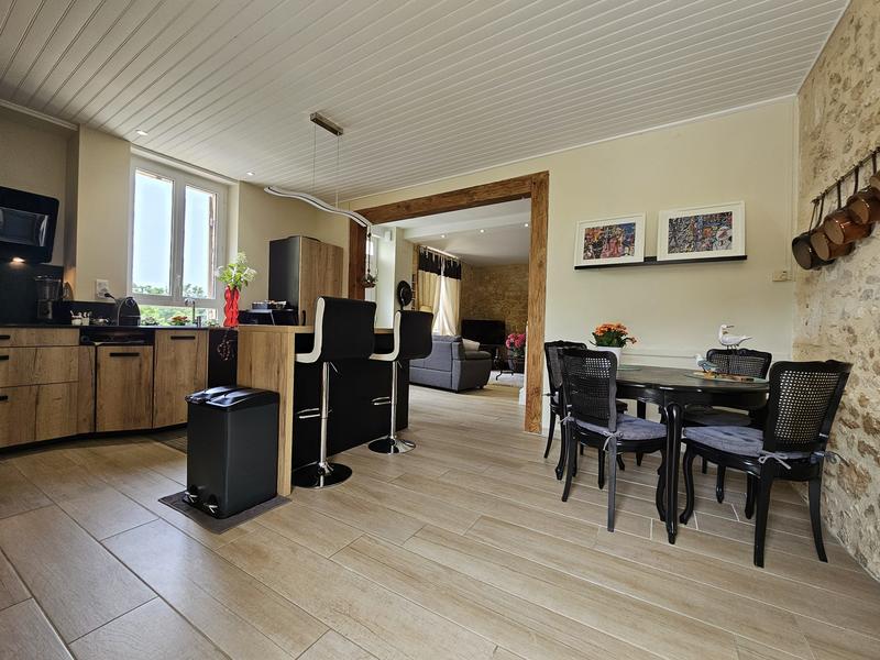 Maison traditionnelle - 134 m² - 6 pièces