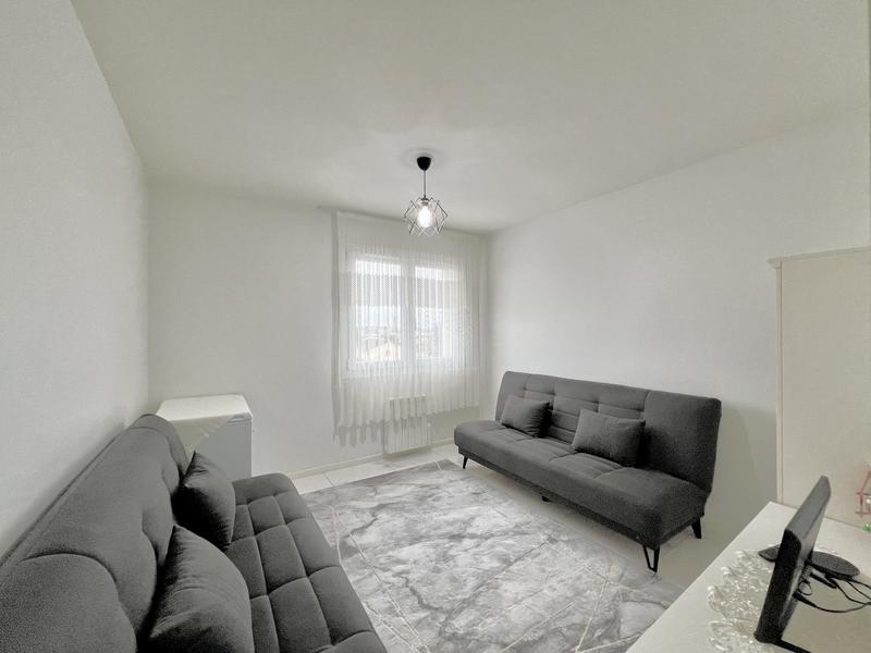 Appartement - 94 m² - 5 pièces