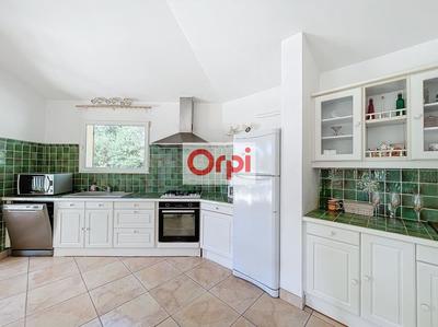 Propriété - 268 m² - 15 pièces