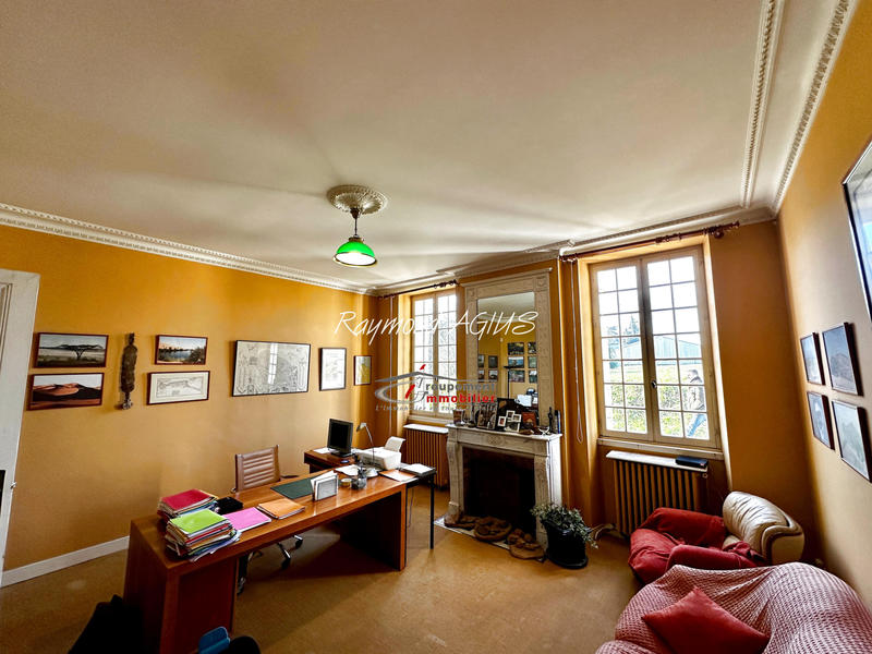 Maison - 510 m² - 11 pièces