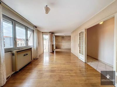 Appartement - 90 m² - 3 pièces