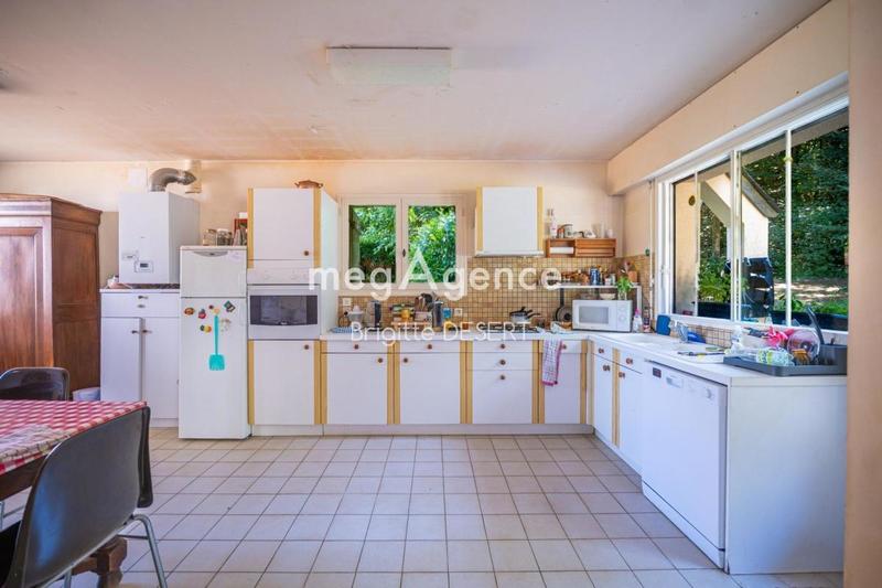 Maison - 307 m² - 13 pièces