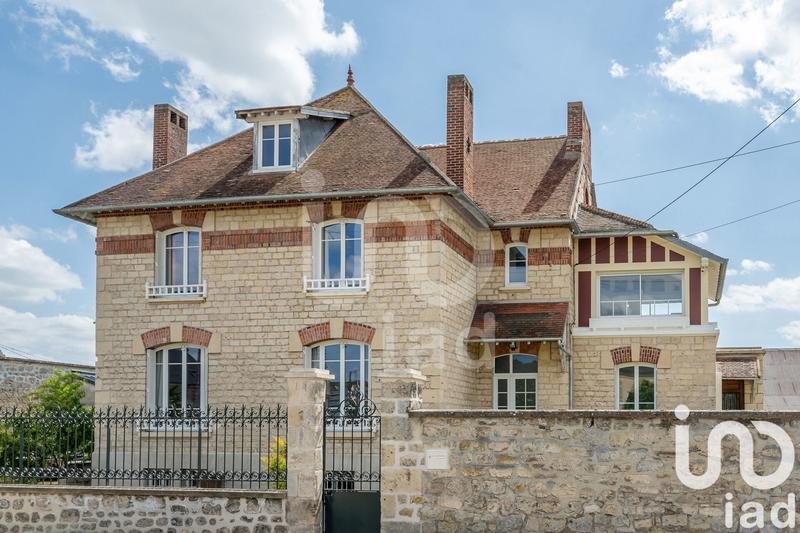 Maison - 248 m² - 9 pièces