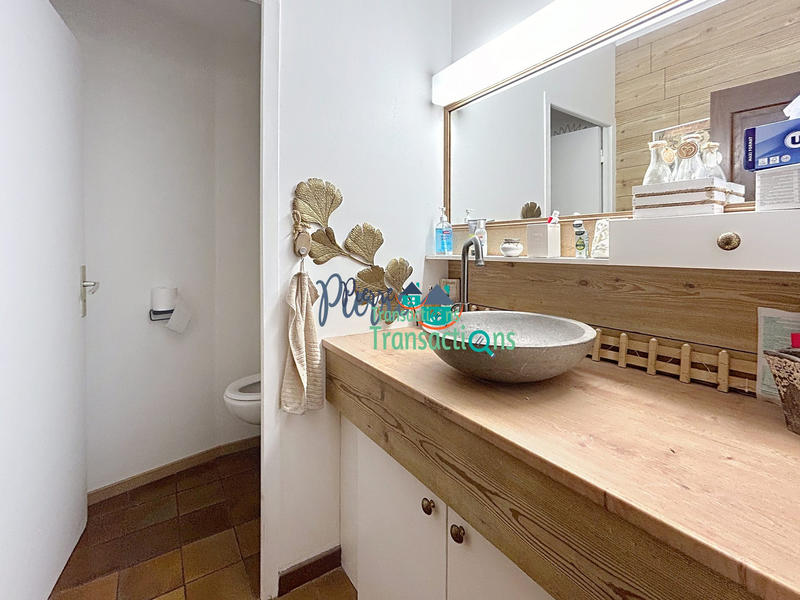 Maison - 236 m² - 7 pièces