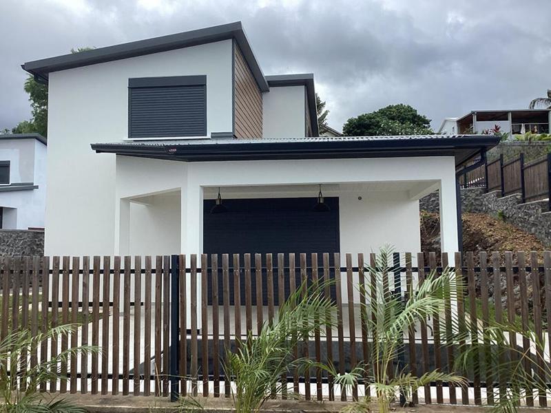 Maison - 104 m² - 4 pièces