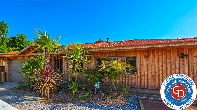 Maison - 250 m² - 6 pièces