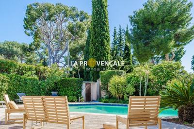 Villa - 202 m² - 6 pièces