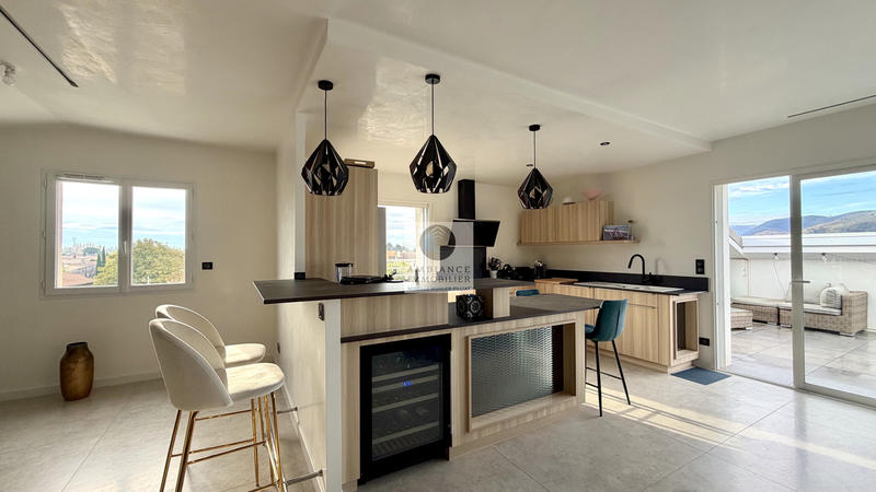 Appartement - 133 m² - 4 pièces