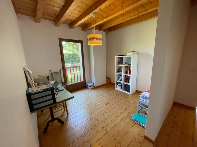 Maison - 225 m² - 10 pièces