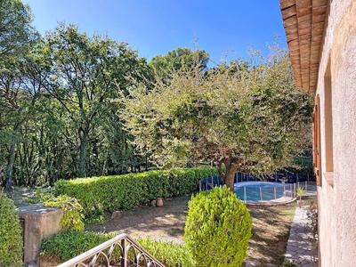 Maison - 160 m² - 2 pièces