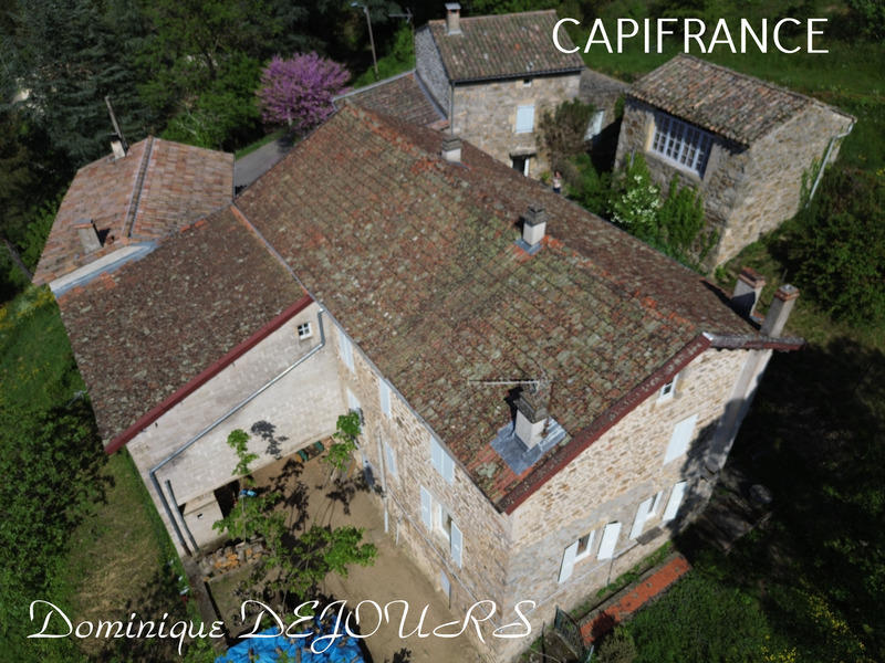 Maison - 280 m² - 13 pièces