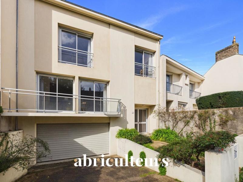 Maison ancienne - 240 m² - 8 pièces