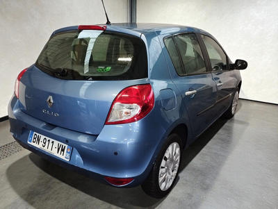 Renault Clio III 1.2 16v 75 Expression 5p