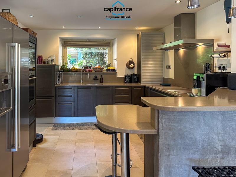 Propriété - 152 m² - 6 pièces