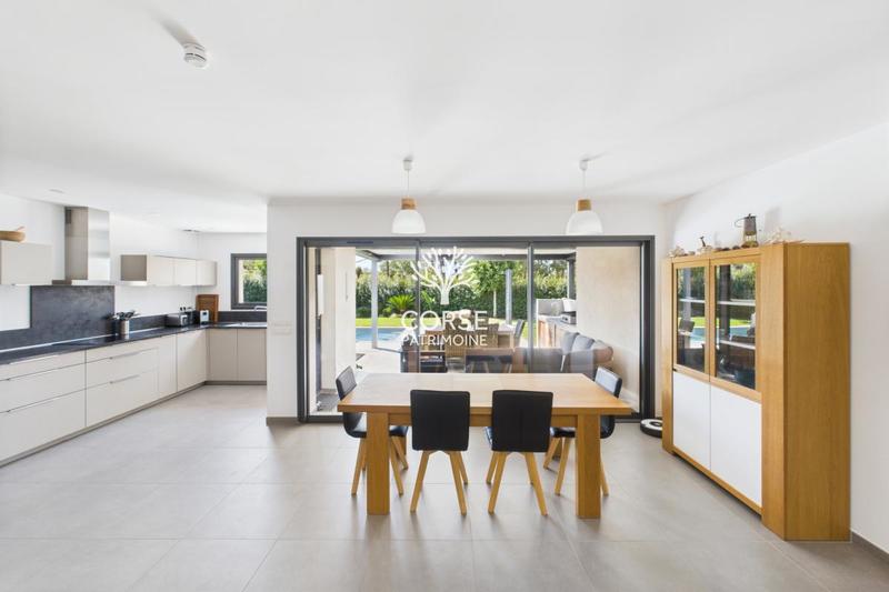 Maison - 125 m² - 5 pièces