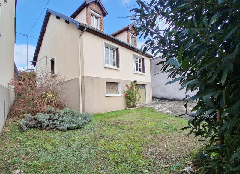 Maison - 91 m² - 6 pièces