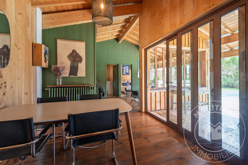 Villa - 230 m² - 9 pièces