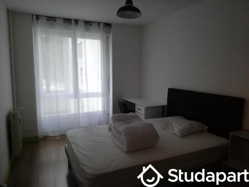 Chambre - 11 m² - 1 pièce