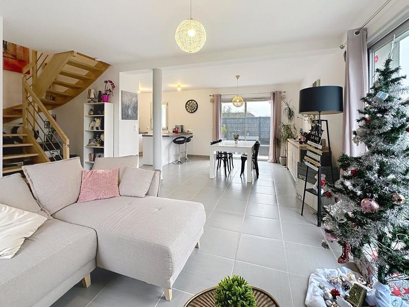 Maison - 90 m² - 4 pièces