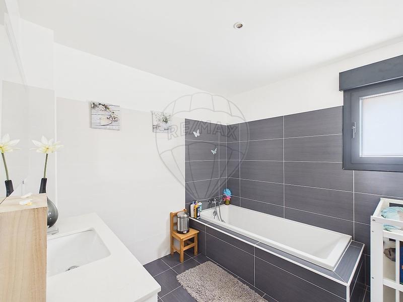 Propriété - 404 m² - 8 pièces