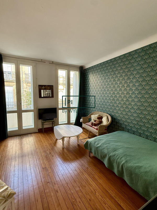 Maison - 346 m² - 8 pièces