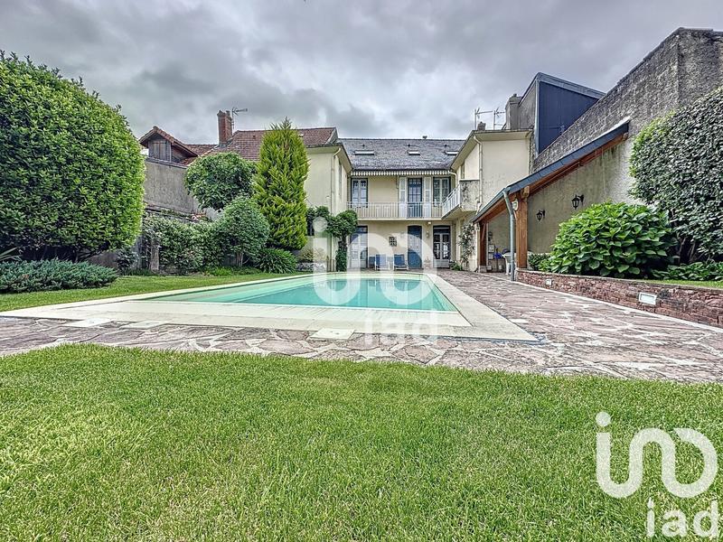 Maison de ville - 364 m² - 9 pièces