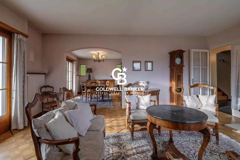 Maison - 206 m² - 10 pièces