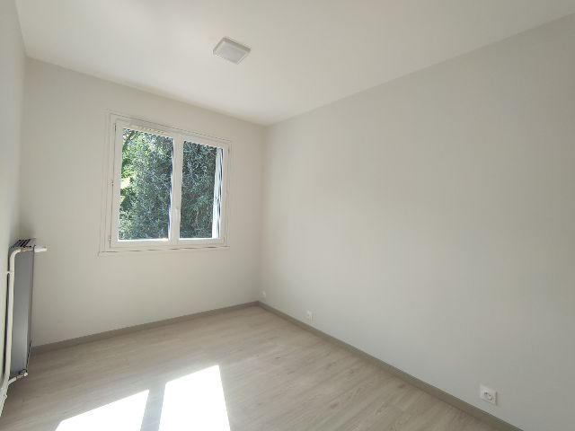 Appartement - 77 m² - 7 pièces