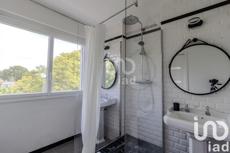 Appartement - 93 m² - 5 pièces