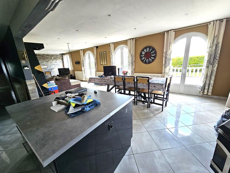 Maison - 146 m² - 8 pièces