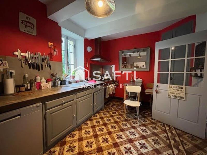 Maison - 262 m² - 6 pièces