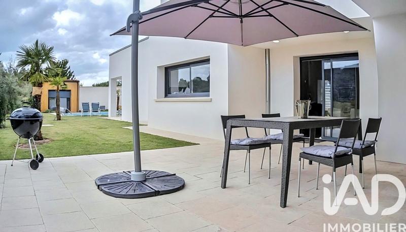 Maison de maîtres - 300 m² - 10 pièces