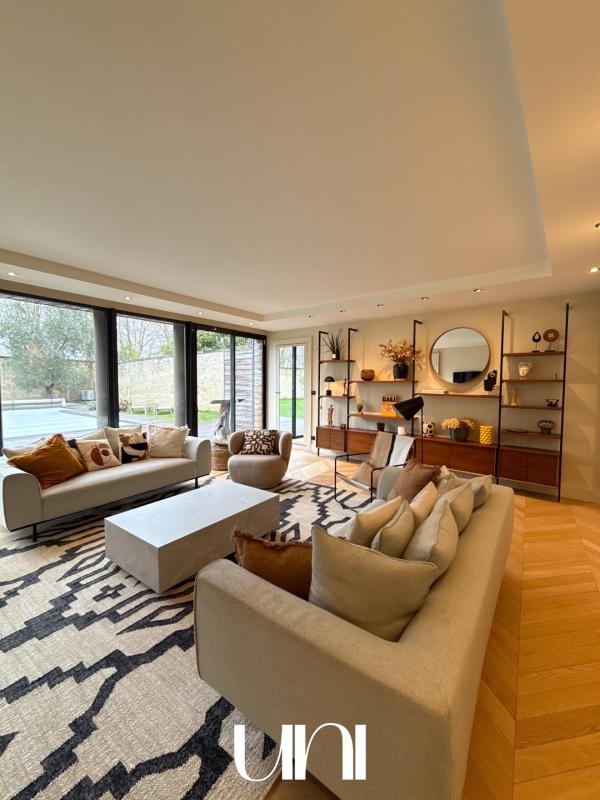 Maison - 230 m² - 6 pièces