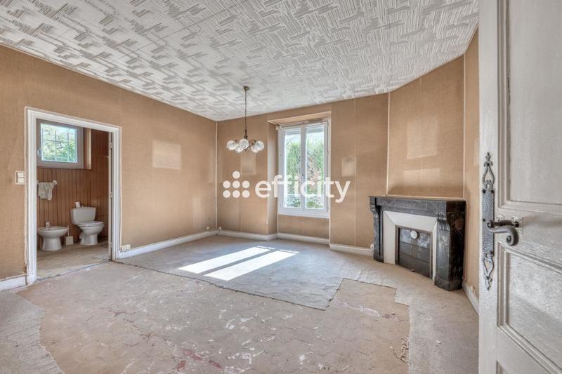 Maison - 180 m² - 8 pièces