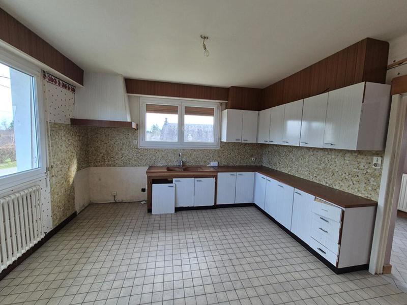 Maison - 204 m² - 7 pièces